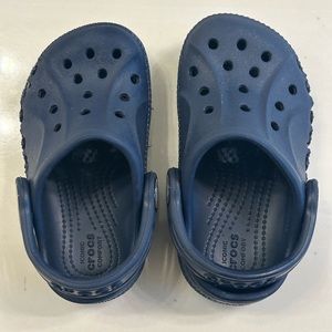 Crocs, boys size C6, blue